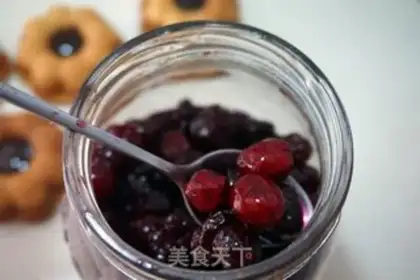 Make Black chocolate cake with rubies step 20