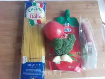 Make Tomato ham noodles step 0