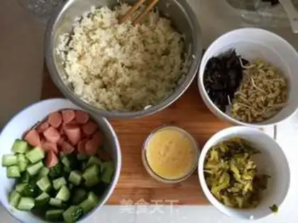 Make Snowcracker ham and egg fried rice step 2