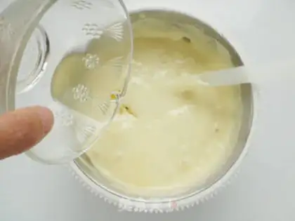 Make Cat, fruit, cream cake step 6