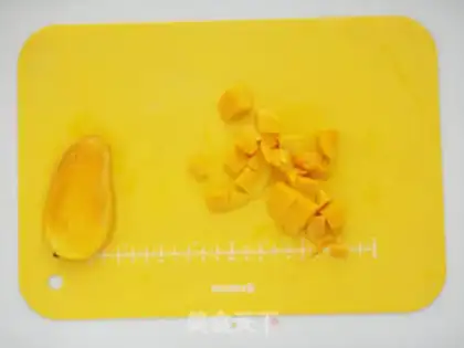 Make Cat, fruit, cream cake step 12