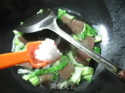 Make The cuisine makes duck blood step 4