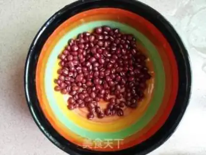 Make "Red dates, peanuts, beans." step 1