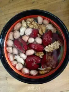 Make "Red dates, peanuts, beans." step 3