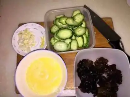 Make cucumber-mucked eggs step 1