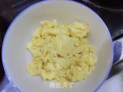 Make cucumber-mucked eggs step 2