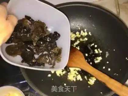 Make cucumber-mucked eggs step 4