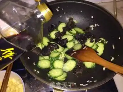 Make cucumber-mucked eggs step 6