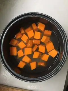 Make Gold pumpkin porridge step 2