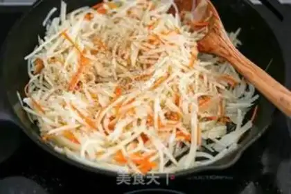 Make Piggy radish step 2