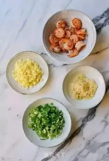 Make Shrimp egg fried rice step 0