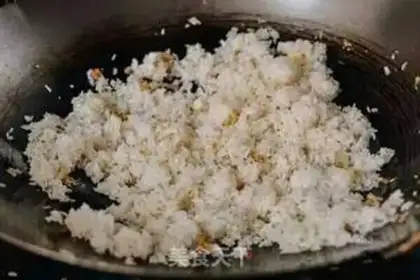 Make Shrimp egg fried rice step 3