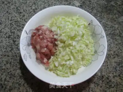 Make Spicy cabbage and meatloaf step 1