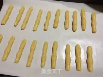 Make Halloween finger cookies step 3