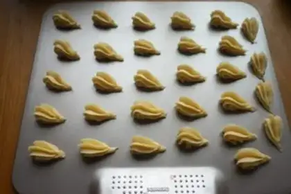 Make Shell jams and cookies step 8