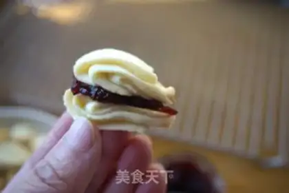 Make Shell jams and cookies step 12