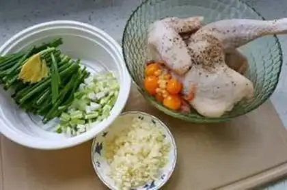 Make Chicken with garlic oil step 0