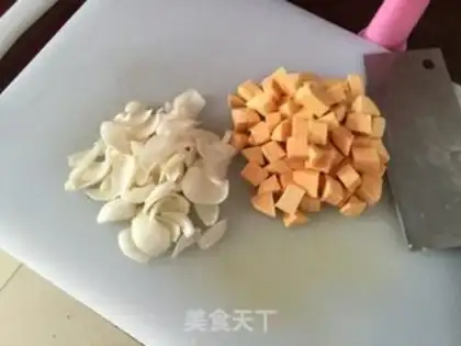 Make The sweet potato lily ear step 2