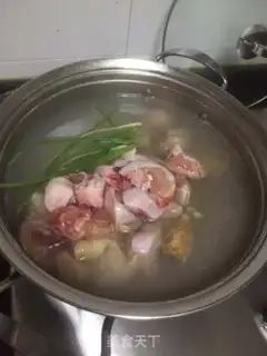 Make Chicken-legged chicks with mushrooms step 0