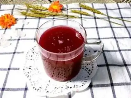 Make Fresh pomegranate juice step 4