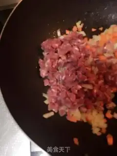 Make Classic black pepper beef pasta step 3