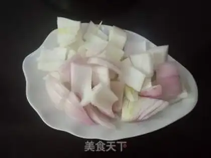 Make Onions fried the crabs step 1
