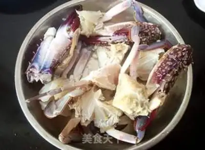 Make Onions fried the crabs step 2