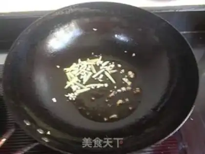Make Onions fried the crabs step 5