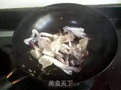 Make Onions fried the crabs step 6