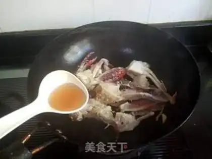 Make Onions fried the crabs step 7
