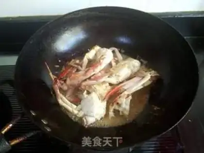 Make Onions fried the crabs step 8