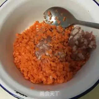 Make Carrot and pork steam step 1