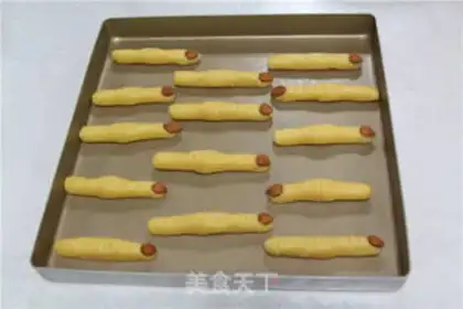 Make Witch finger crackers step 5