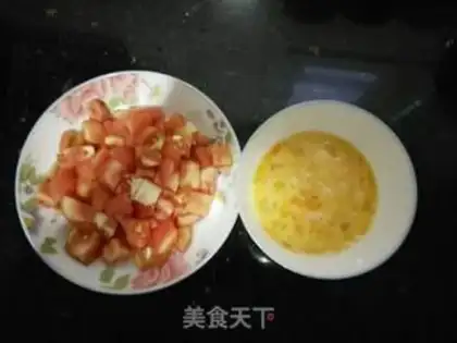 Make Tomato fried eggs step 0