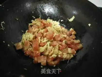 Make Tomato fried eggs step 2