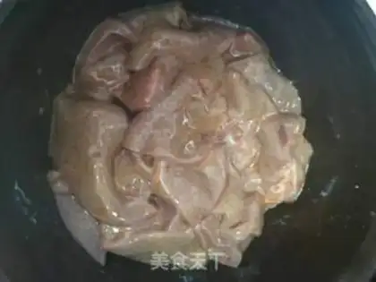 Make Onion fried liver step 1