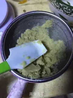Make Red ginger on the milk step 0