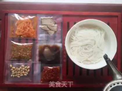 Make Guilin rice powder step 1
