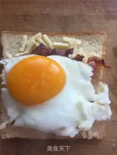 Make A simple bacon egg pizza step 2