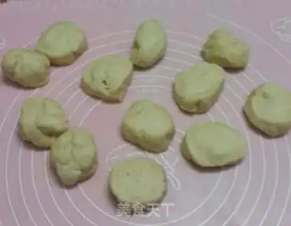 Make Simulate mushroom bread step 7