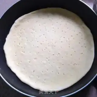Make Peach banana pizza step 1