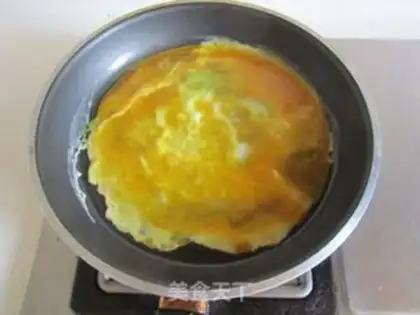 Make Onion fried eggs step 2