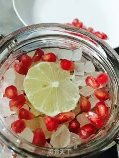 Make Pomegranate lemonade step 4