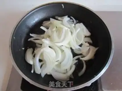 Make Onion fried eggs step 4