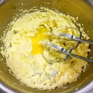 Make Watermelon cookies step 1