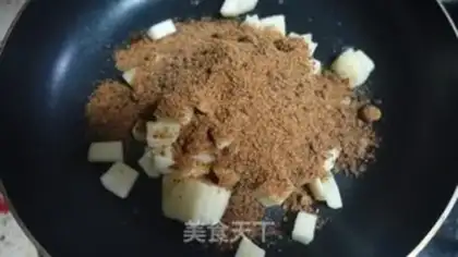 Make A walnut red sugar apple bread step 2