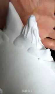 Make Swan Lake Rolling Sugar Cake step 15