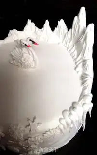 Make Swan Lake Rolling Sugar Cake step 17