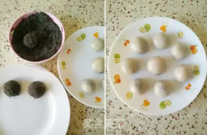 Make Blueberry black sesame rice ball step 7