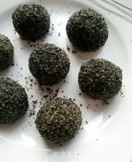 Make Blueberry black sesame rice ball step 8